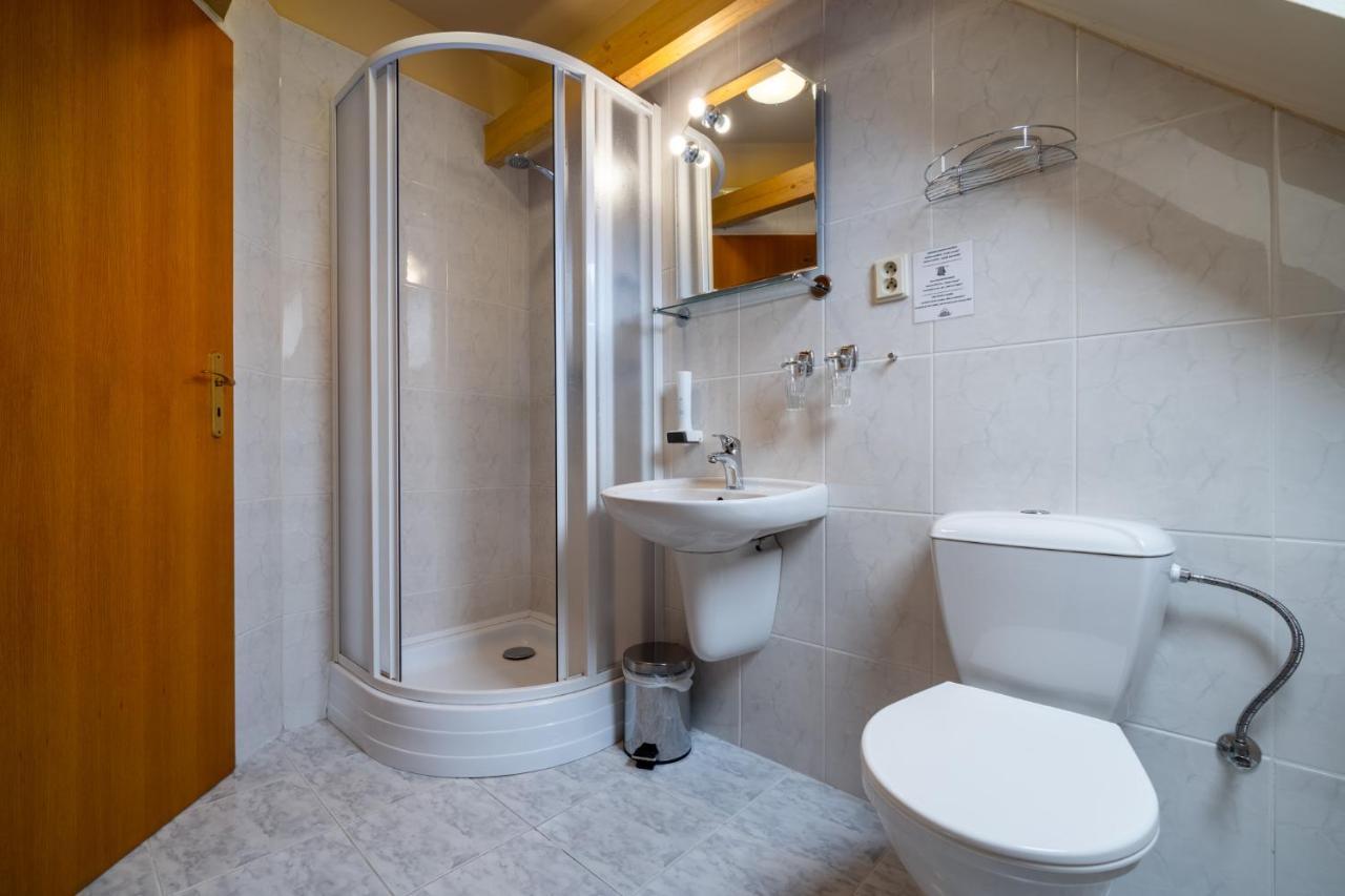 Hotel U Vlasskeho Dvora Кутна-Гора Экстерьер фото
